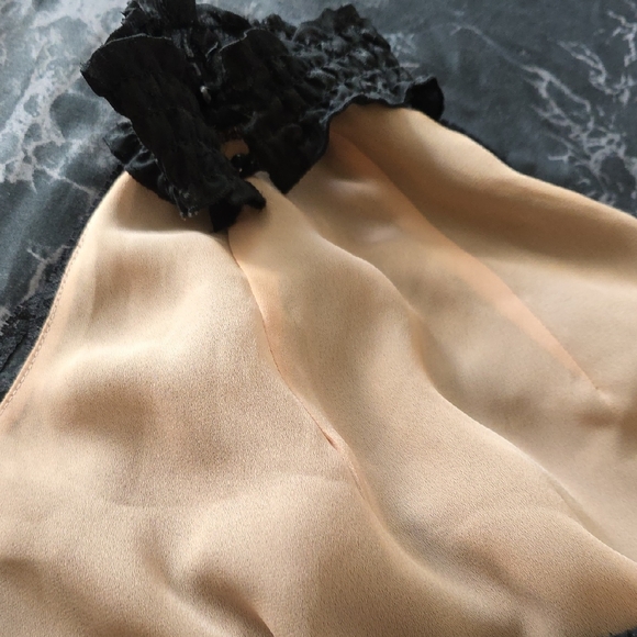 Elegant Black Grey Layered Ruffle No Sleeve Semi See Through Tunic Cropped Top - Picture 3 of 16